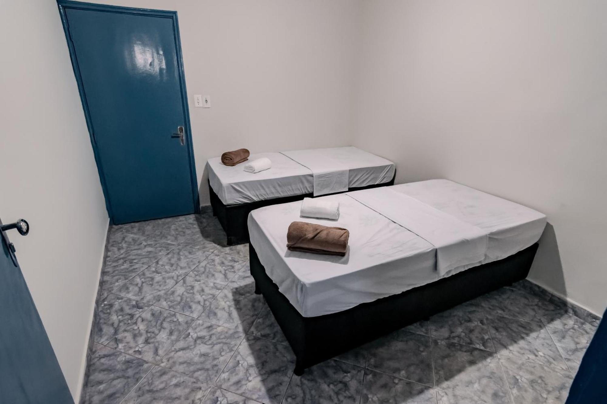 Готель Pousada Roosevelt Quarto 03 - Pousada Central Prox Rodoviaria E Dist Industrial Уберландія Екстер'єр фото